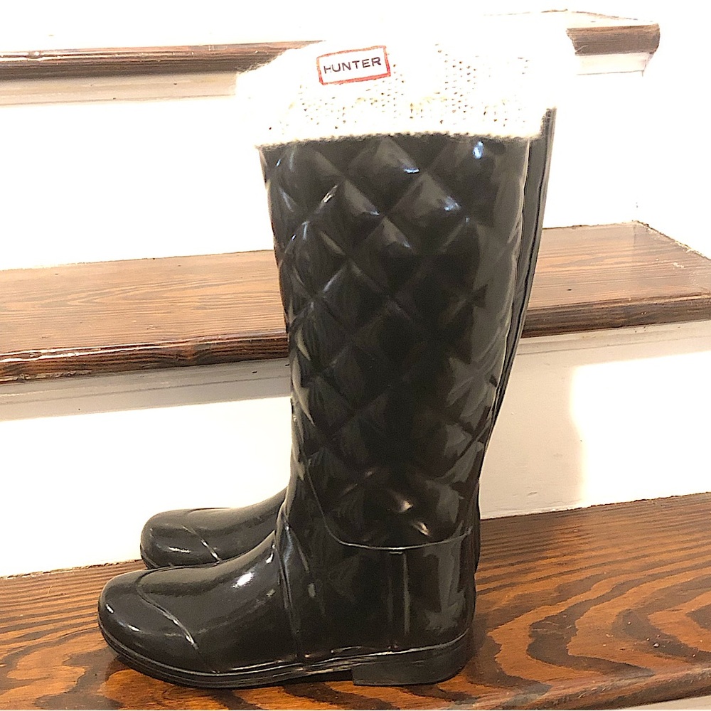 HUNTER Diamond Quilted Knee High Insulated Rain Boots & Cable Knit Boot Socks